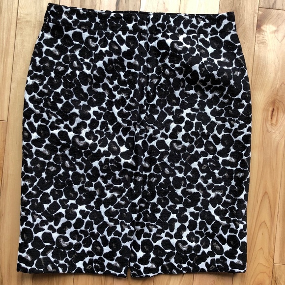 J‎ Crew Factory Leopard Jacquard Pencil Skirt - Picture 4 of 7